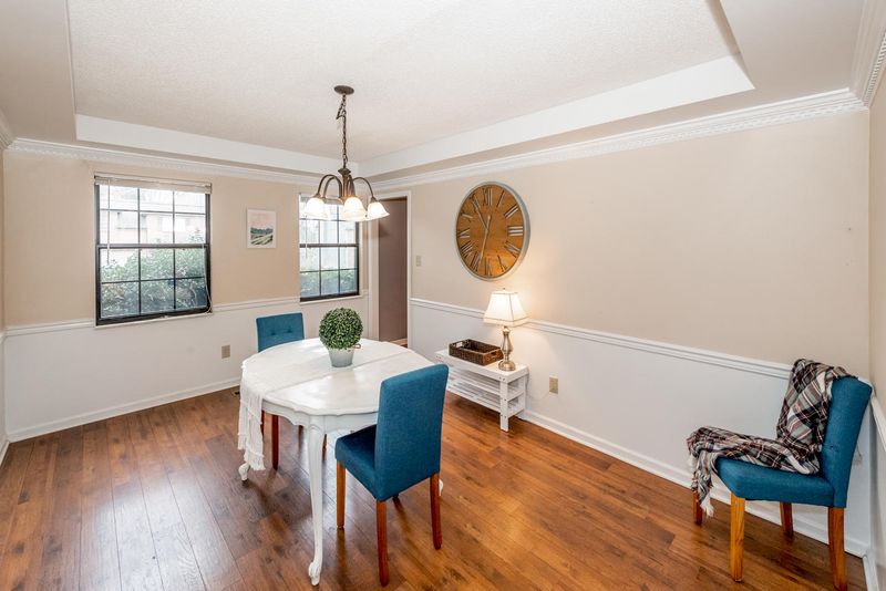 1705 Gray Oaks Ln, Knoxville, TN 37932
