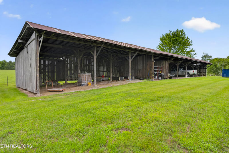 1705 Open Range Rd, Crossville, TN 38555