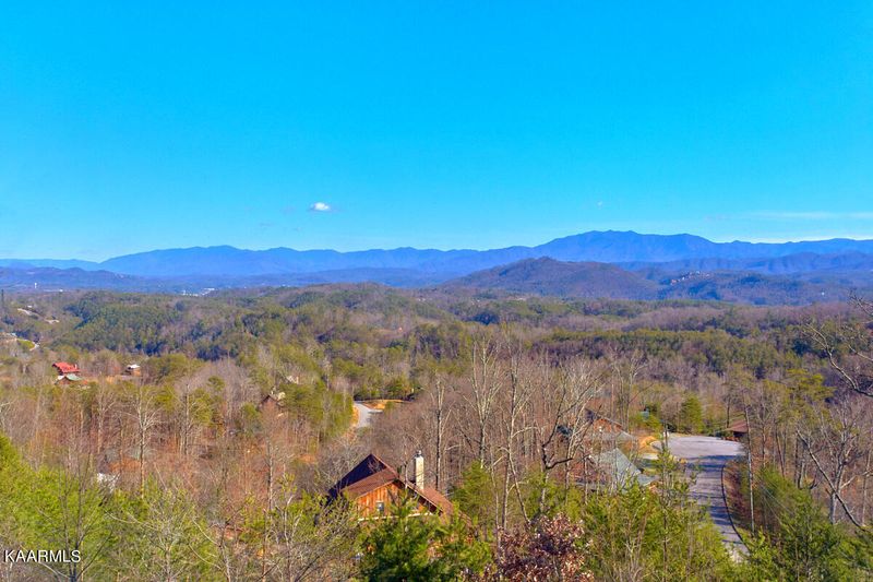 1705 Pine Grove Rd, Sevierville, TN 37876