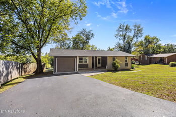 1706 Hazen St, Knoxville, TN 37915