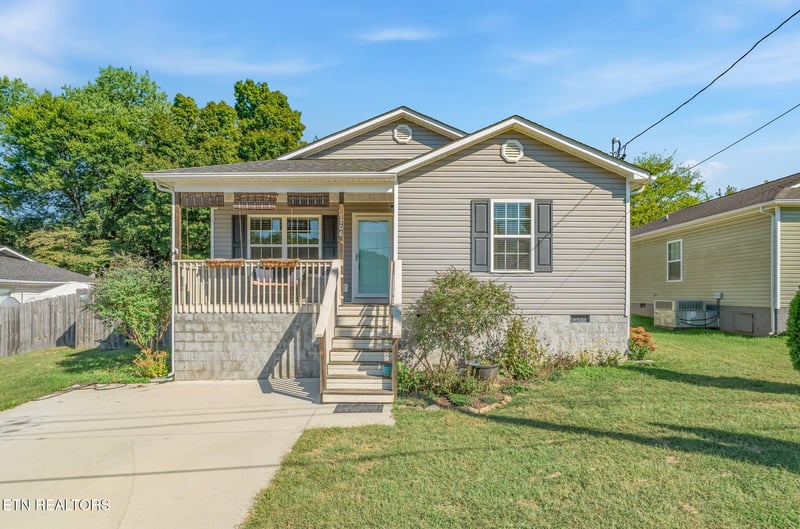 1706 Vada Cir, Knoxville, TN 37912