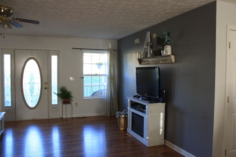 1707 Aster Ct, Sevierville, TN 37862