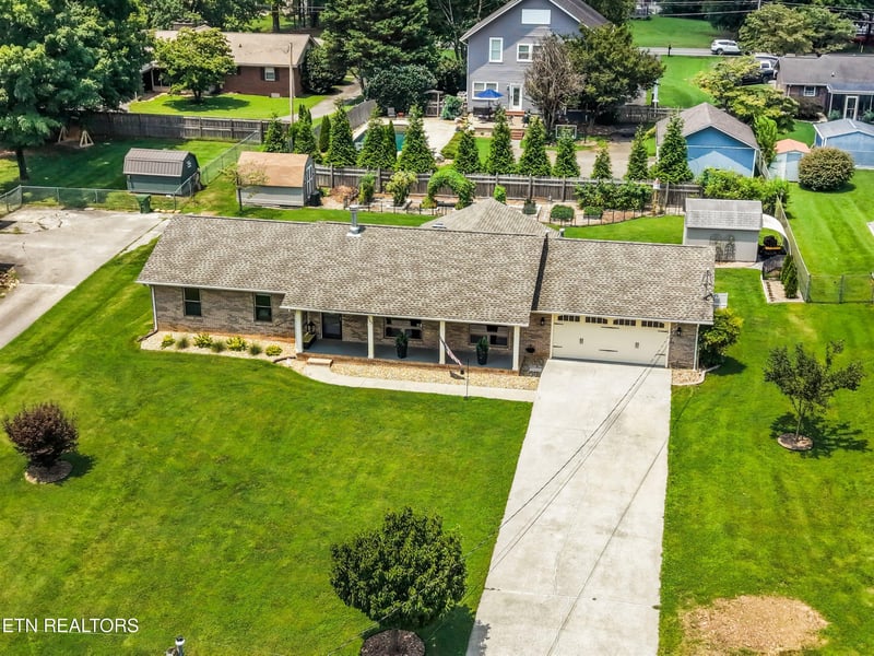 1707 Linda Ln, Maryville, TN 37803