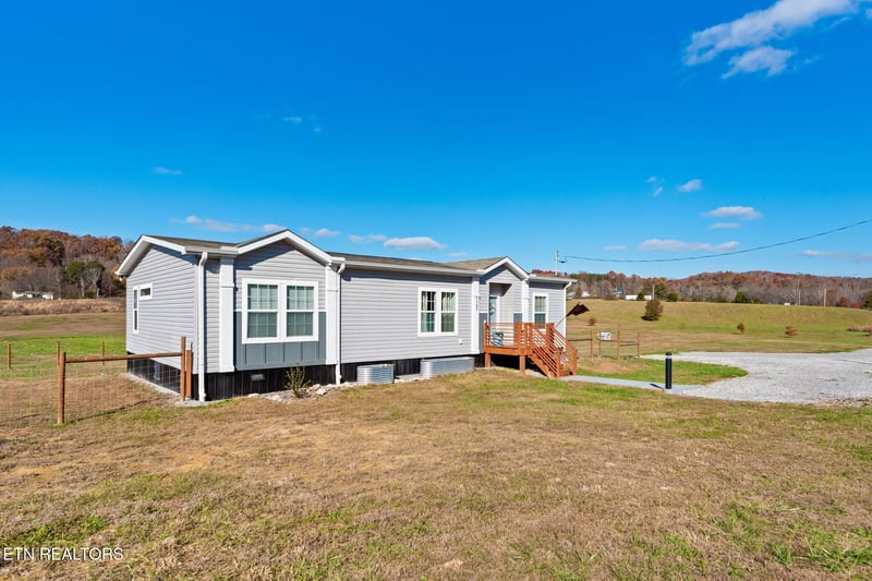 1707 Martin Mill Pike, Rockford, TN 37853