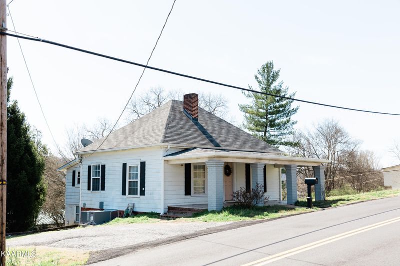 1708 Spring St, Powell, TN 37849