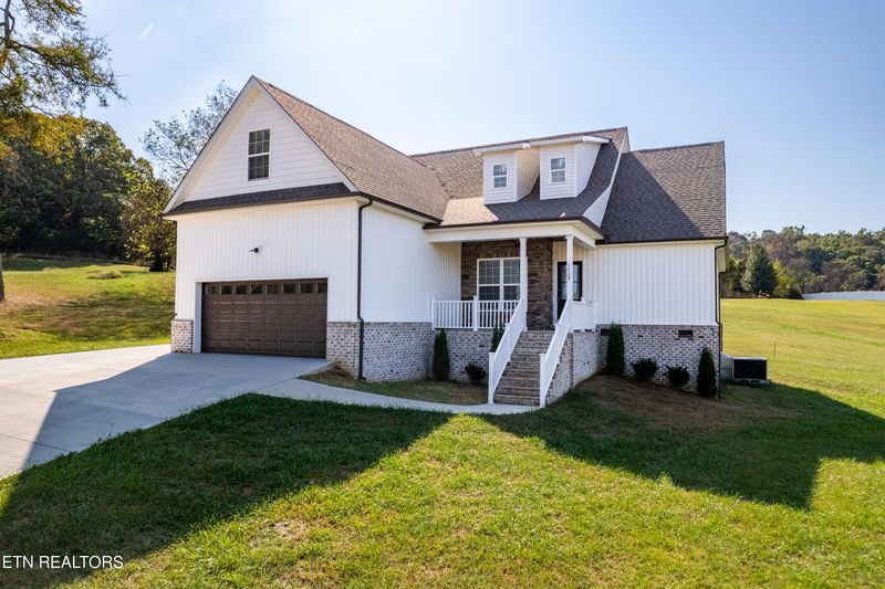1709 Bend View Ln, Sevierville, TN 37876