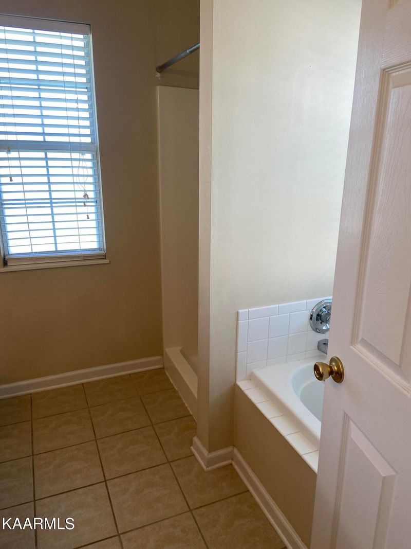 1709 Chesapeake Dr, Athens, TN 37303