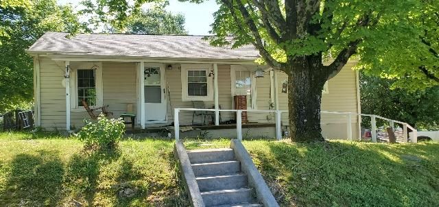 1709 N Jackson St, Athens, TN 37303