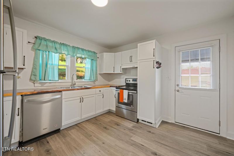 1709 N Liberty Hill Rd, Morristown, TN 37814