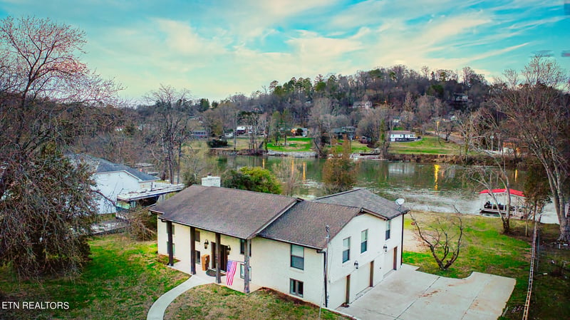 1709 River Shores Dr, Knoxville, TN 37914