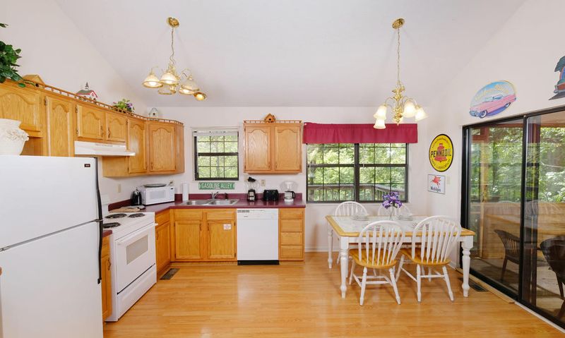 1709 Walker Trl, Sevierville, TN 37876
