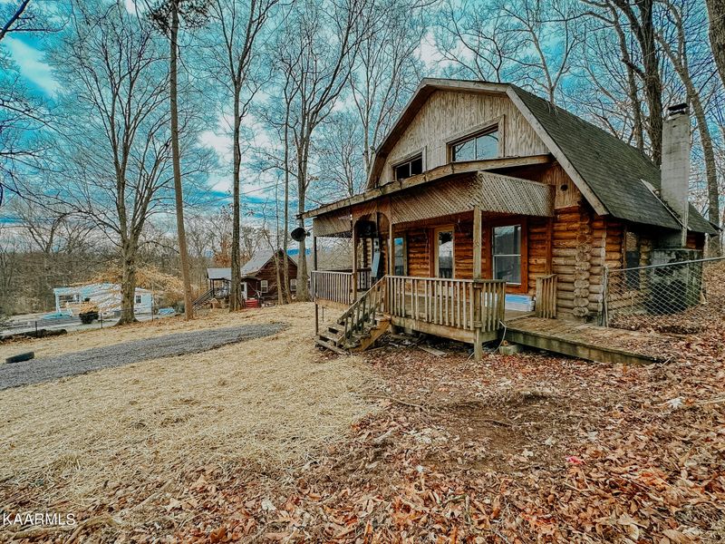 1709 Walnut Hill Ln, Sevierville, TN 37876