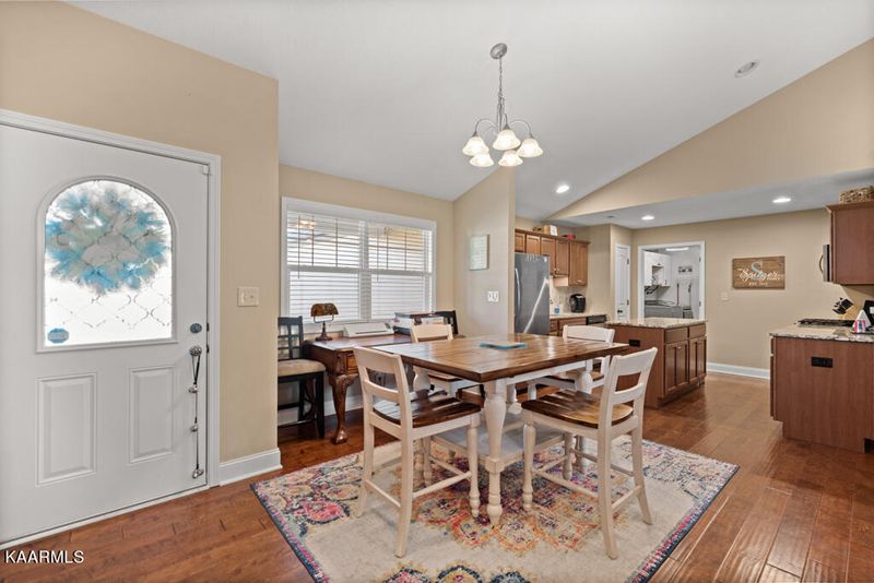 171 Crossroads Blvd, Oak Ridge, TN 37830