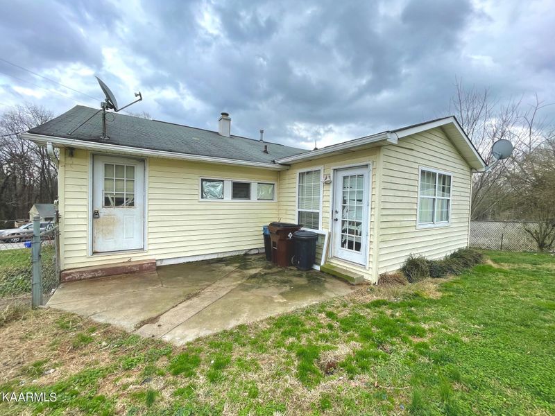 171 Johnson Rd, Oak Ridge, TN 37830