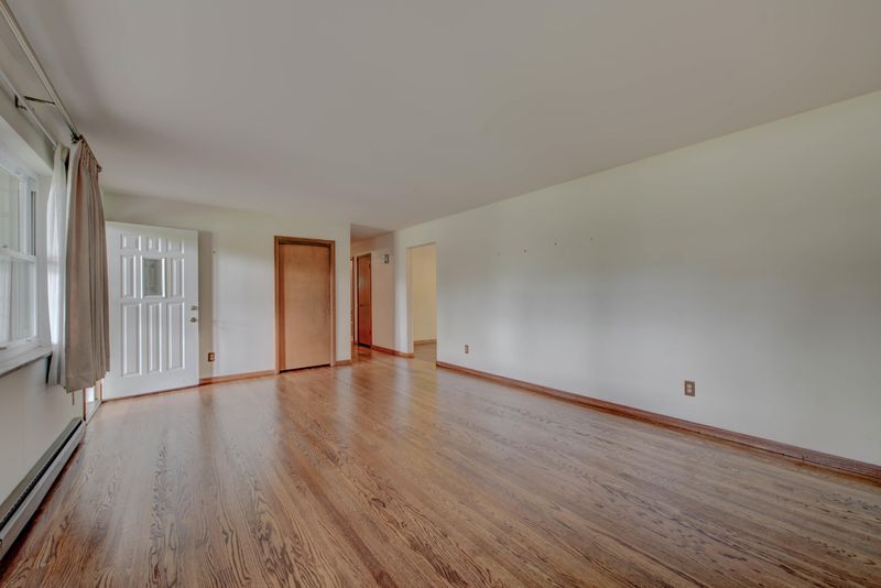 171 N Seneca Rd, Oak Ridge, TN 37830