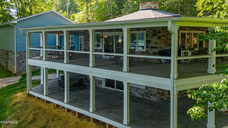 1710 Deerfield Way, Lafollette, TN 37766