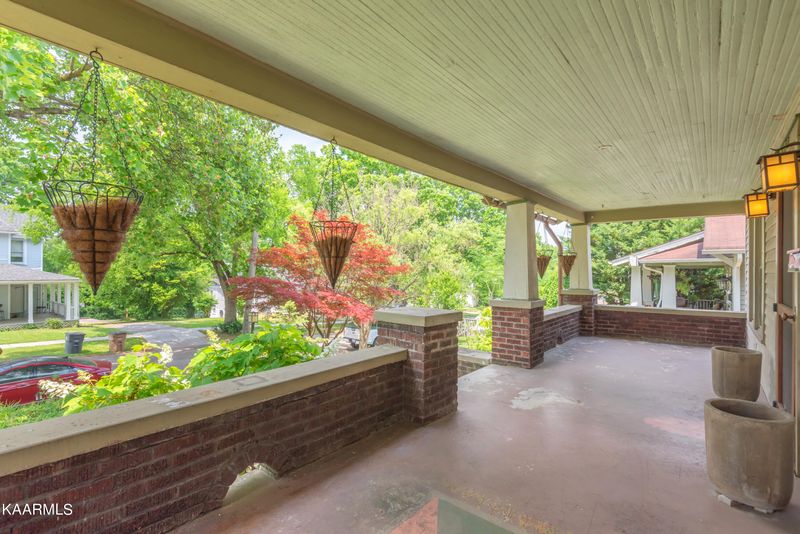 1710 E 5th Ave, Knoxville, TN 37917