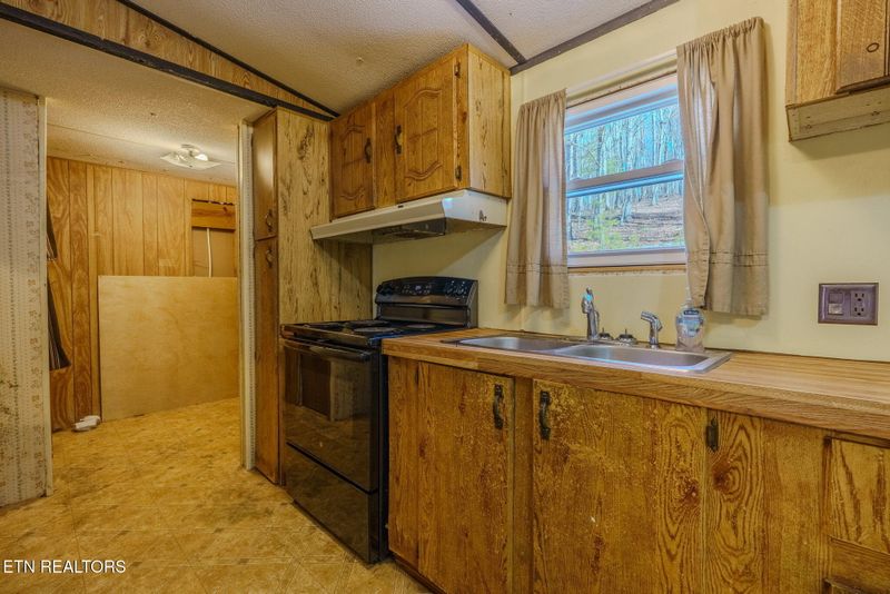 1710 Estes Rd, Loudon, TN 37774