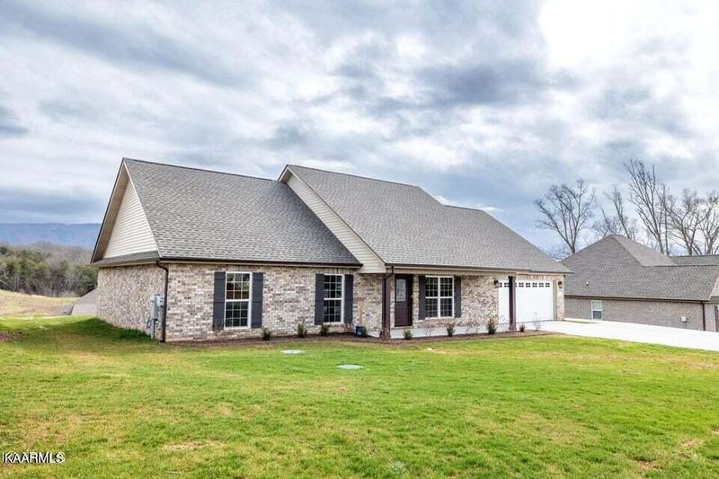 1710 Millstone Dr, Maryville, TN 37803