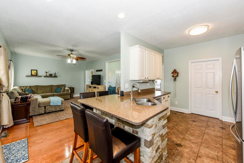 1710 Tahoe Tr, Sevierville, TN 37876