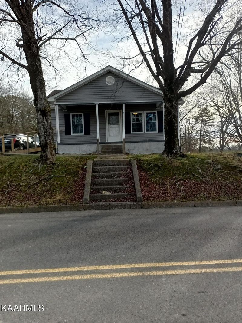 1711 N Jackson St, Athens, TN 37303