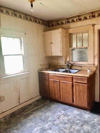 1711 North Jackson St, Athens, TN 37303