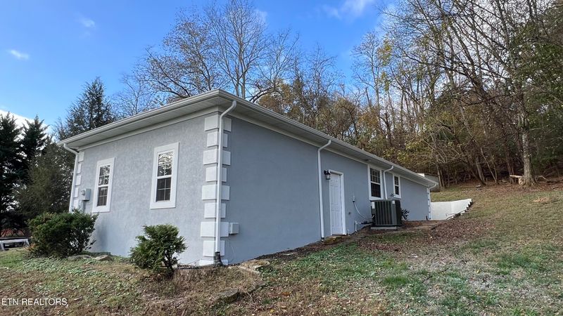 1711 River Mist Ln, Sevierville, TN 37876