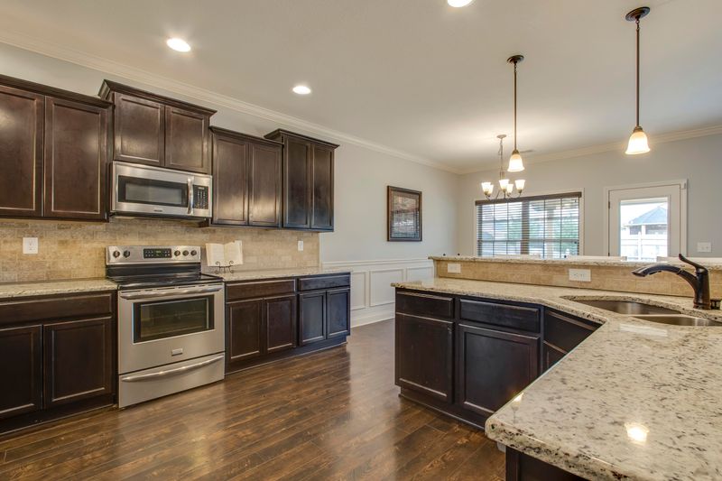 1711 Sawgrass Rd, Knoxville, TN 37922