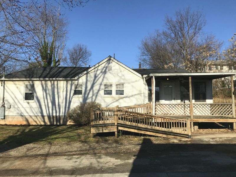 1712 Branner St, Knoxville, TN 37917