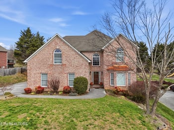 1712 Burnside Dr, Maryville, TN 37801