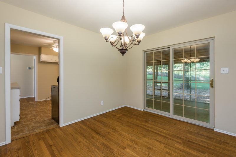 1712 NE Uppingham Dr, Knoxville, TN 37918