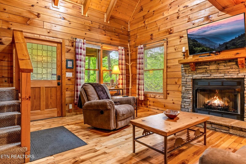 1712 Pulaski Ln, Sevierville, TN 37862