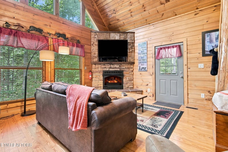 1712 Quail Hollow Way, Sevierville, TN 37876