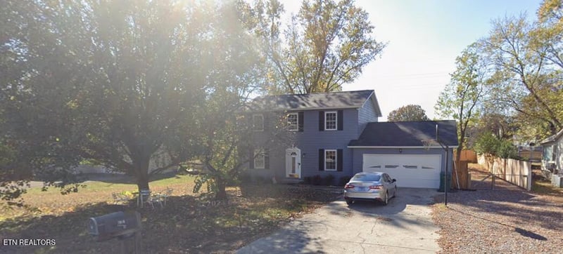 1713 Campfire Dr, Knoxville, TN 37931