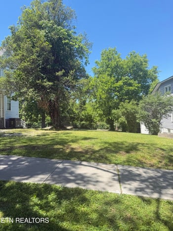 1713 E 5th Ave, Knoxville, TN 37917