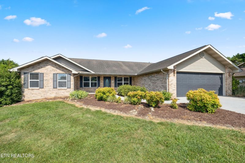 1713 Thurman Cir, Sevierville, TN 37876