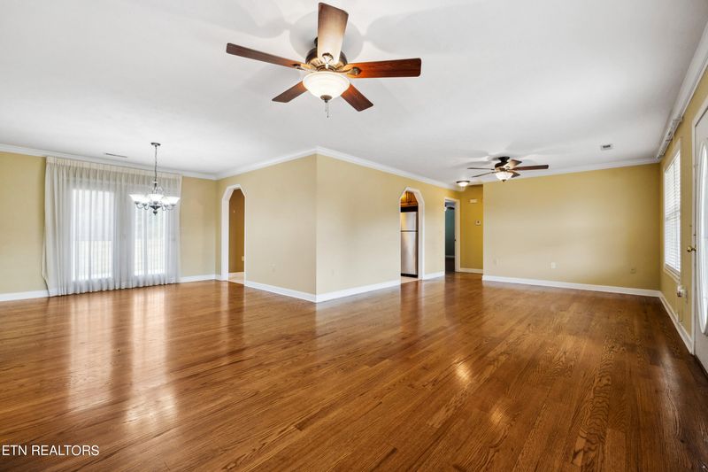 1713 Thurman Cir, Sevierville, TN 37876