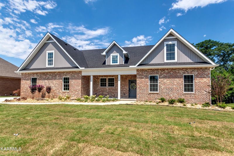 1714 Ansley Dr, Alcoa, TN 37701