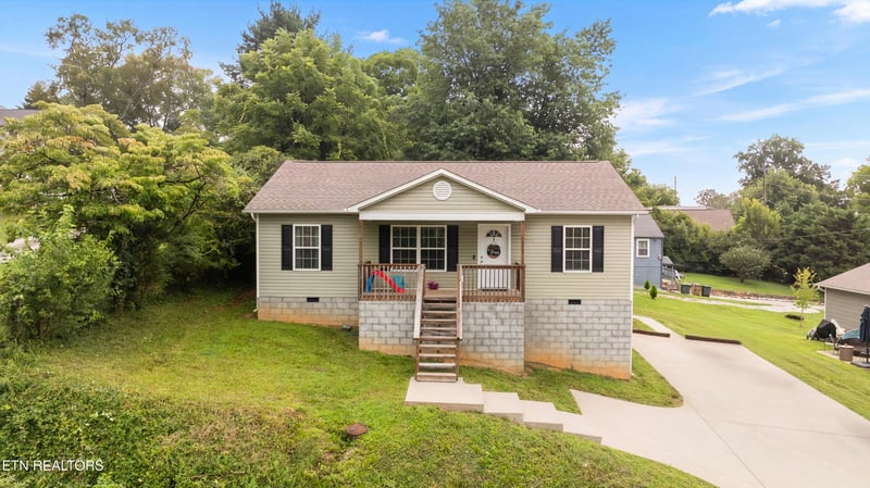 1714 Spring Hill Rd, Knoxville, TN 37914
