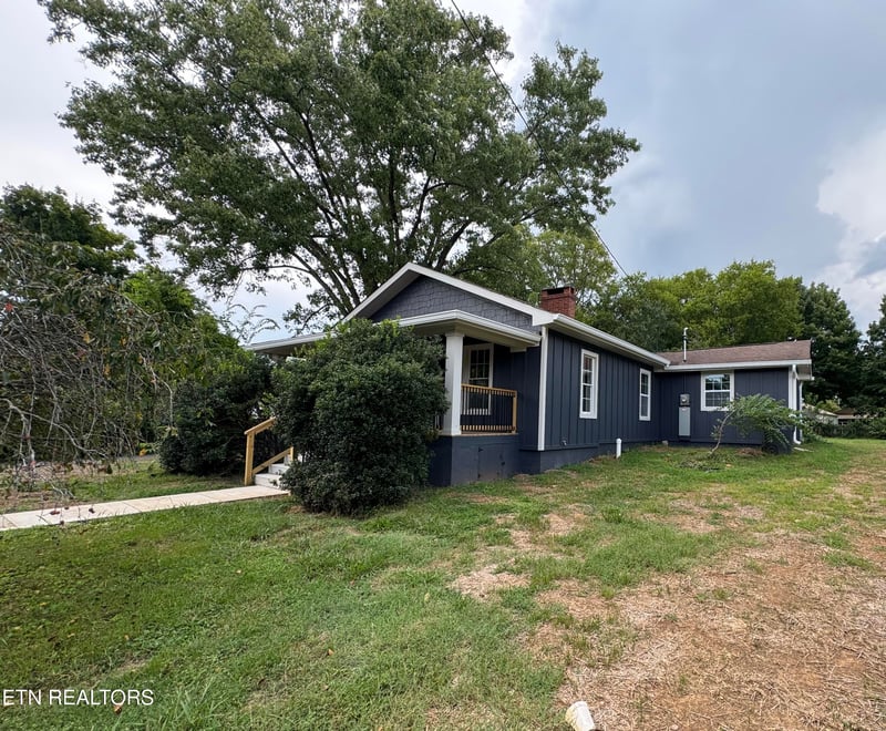 1715 Minnis Ave, Knoxville, TN 37920