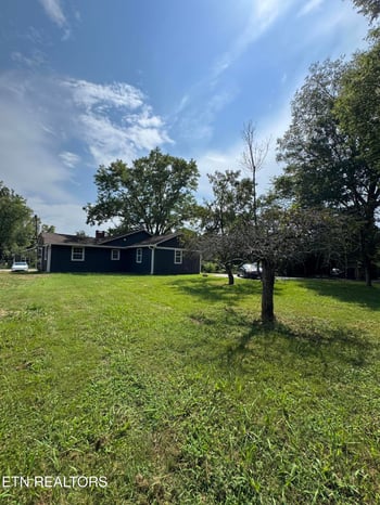 1715 Minnis Ave, Knoxville, TN 37920