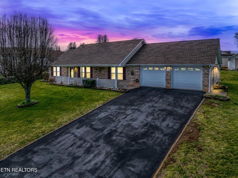1715 Morning Glory Ct, Sevierville, TN 37862