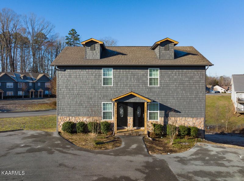 1715 Willow Trace Ct, Sevierville, TN 37862