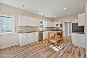 1716 Minnis Ave, Knoxville, TN 37920