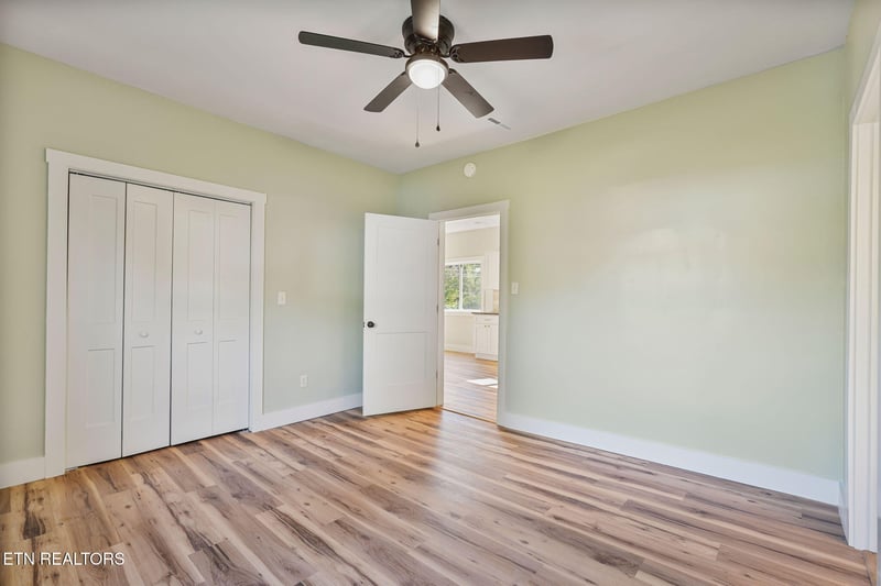 1716 Minnis Ave, Knoxville, TN 37920