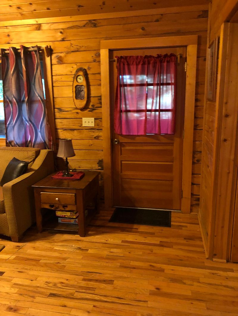 1716 Ridgecrest Dr, Sevierville, TN 37876