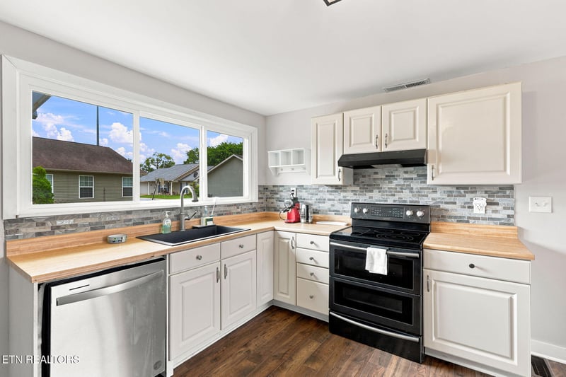 1717 Jefferson Ave, Maryville, TN 37804