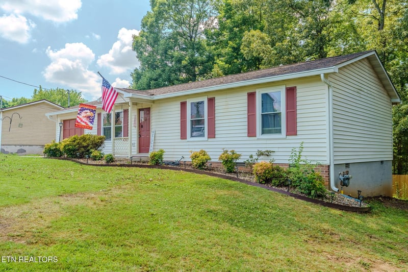 1717 Jett Rd, Maryville, TN 37804