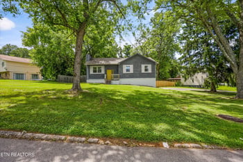 1717 Penwood Dr, Knoxville, TN 37922