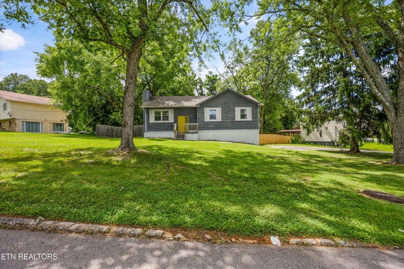 1717 Penwood Dr, Knoxville, TN 37922